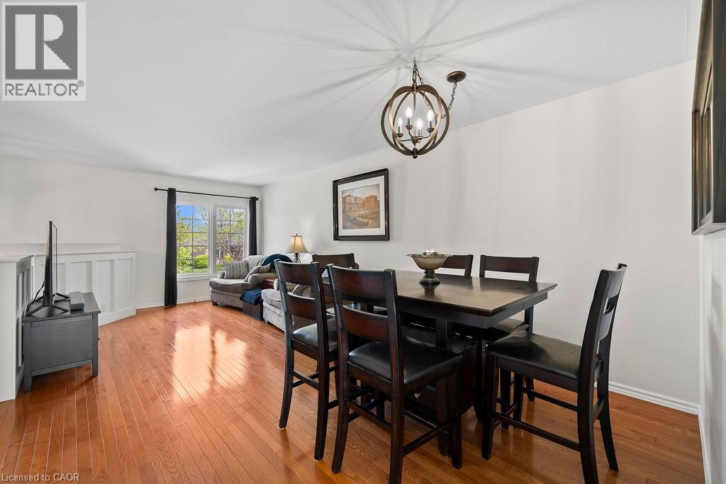 19 BREWSTER Way - 16