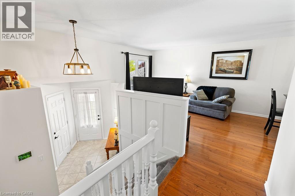 19 BREWSTER Way - 20