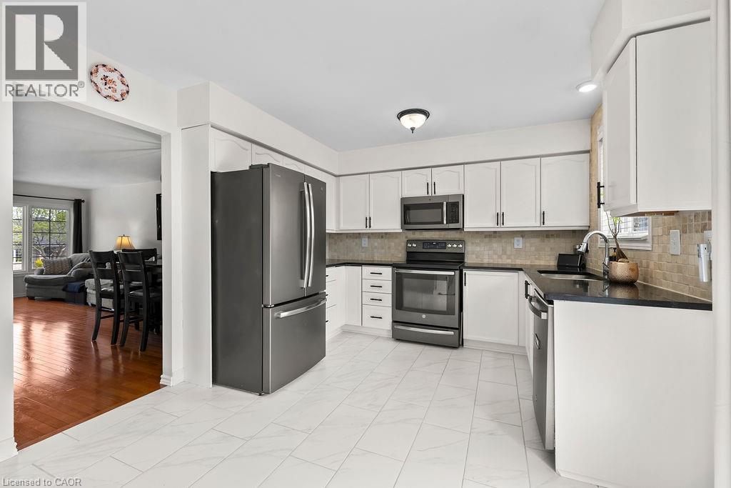 19 BREWSTER Way - 18