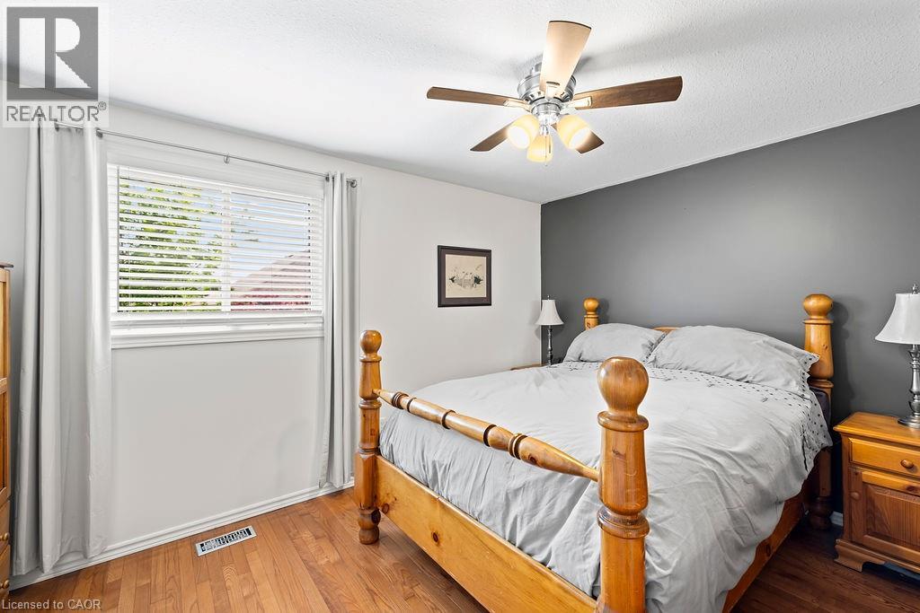 19 BREWSTER Way - 27