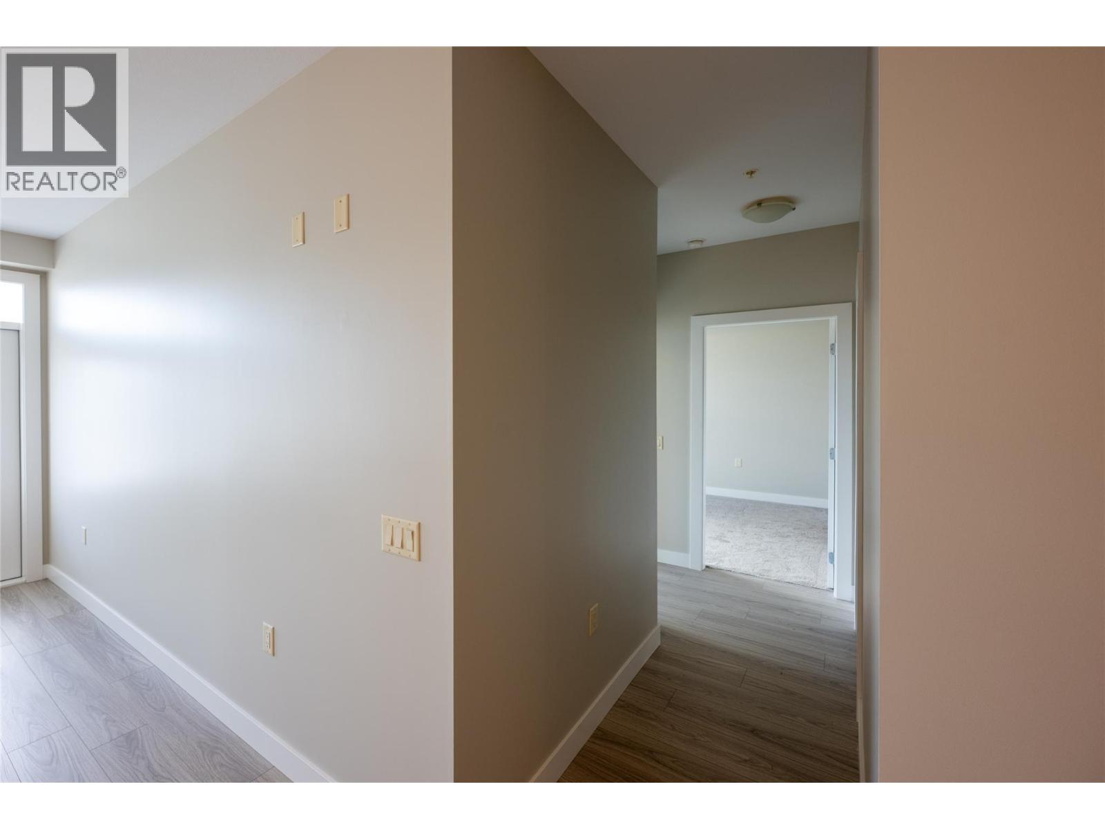#303 760 Mayfair Street - 10
