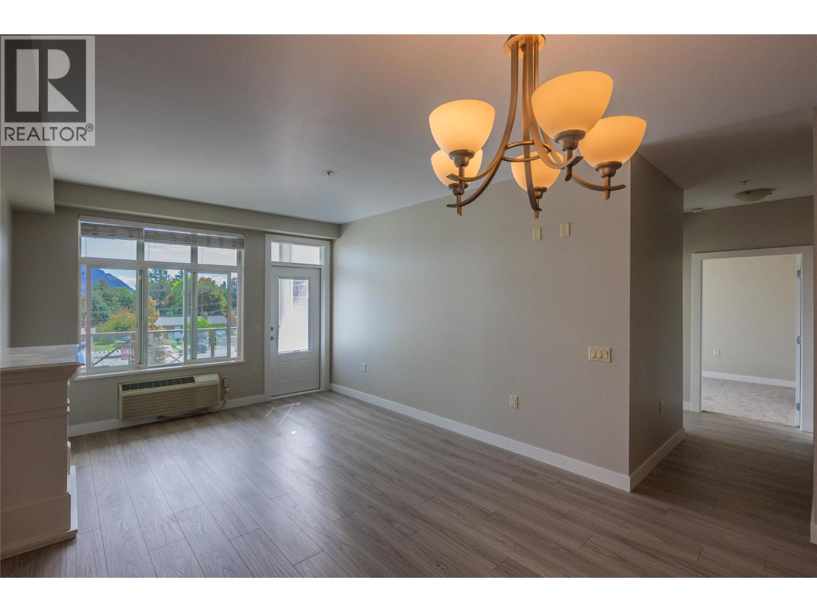 #303 760 Mayfair Street - 28