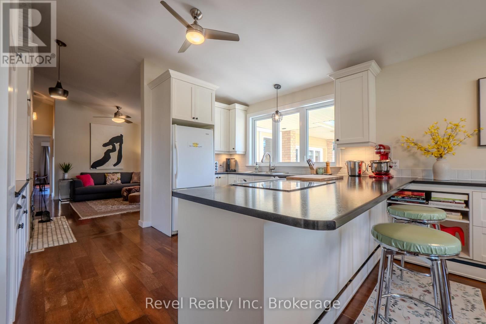 905 PINEWOOD ROAD - 11