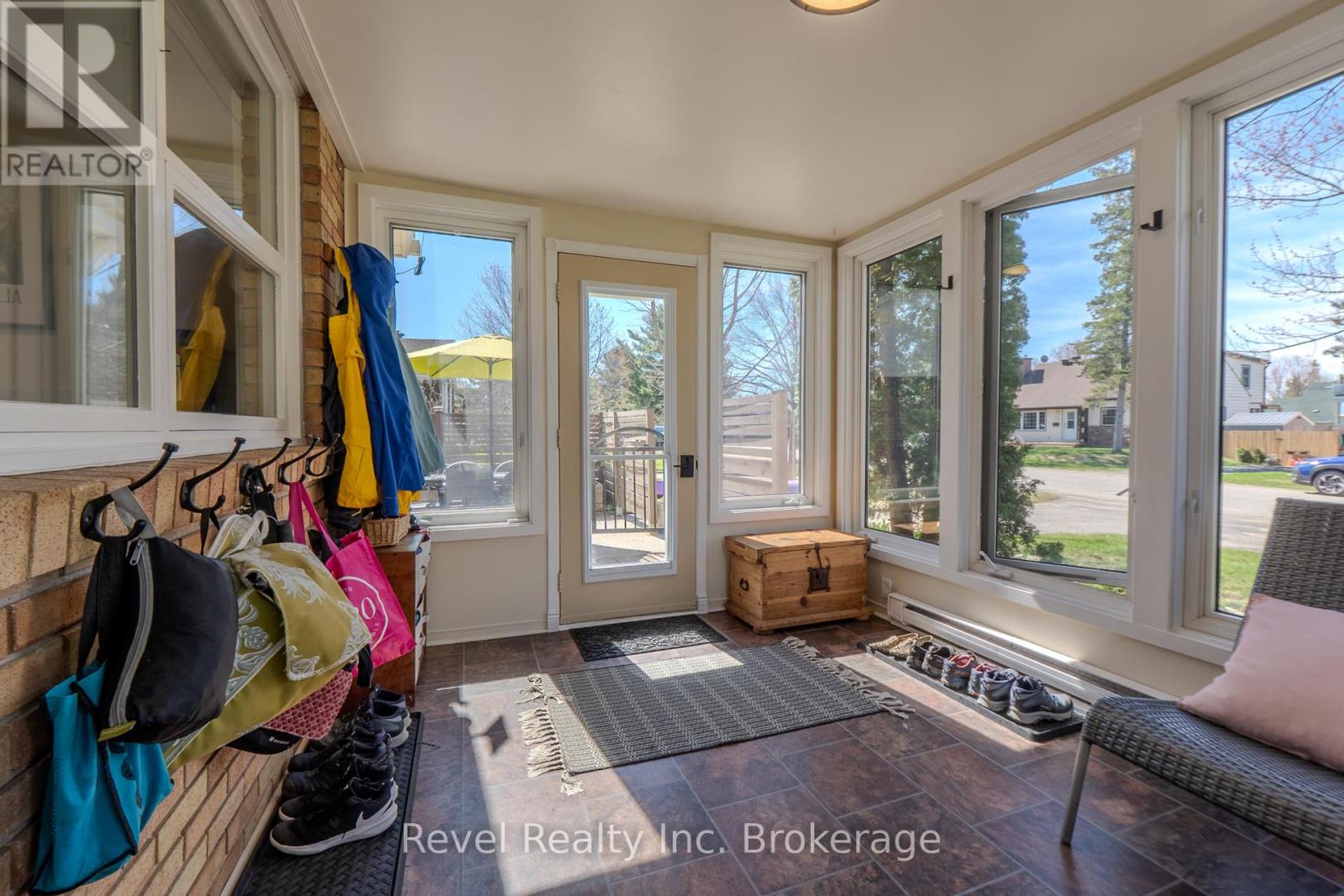 905 PINEWOOD ROAD - 8
