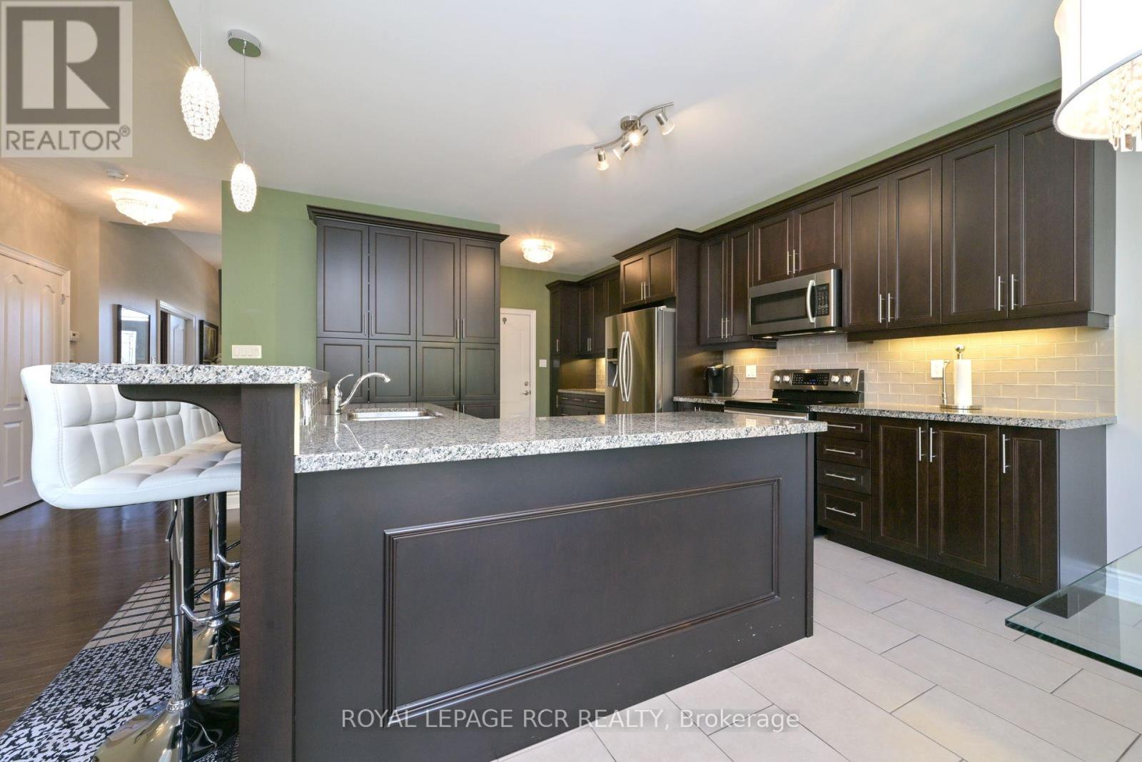 45 HILLCREST DRIVE - 12