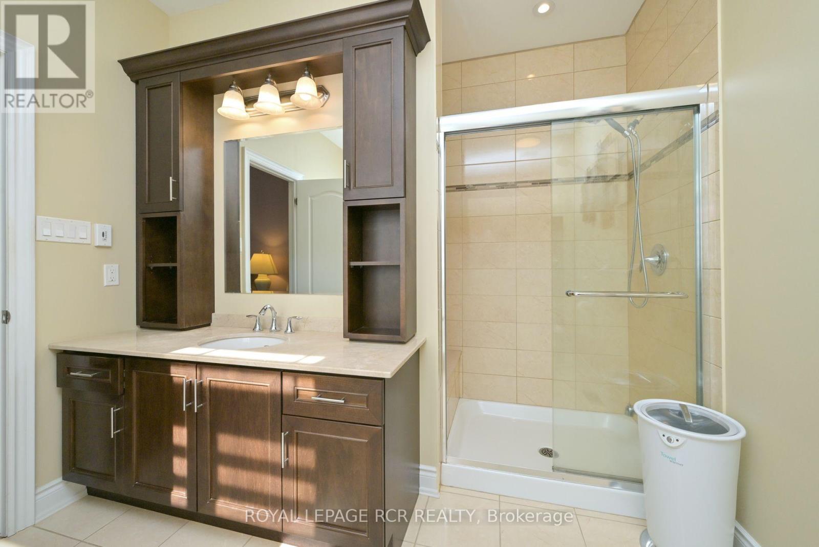 45 HILLCREST DRIVE - 19