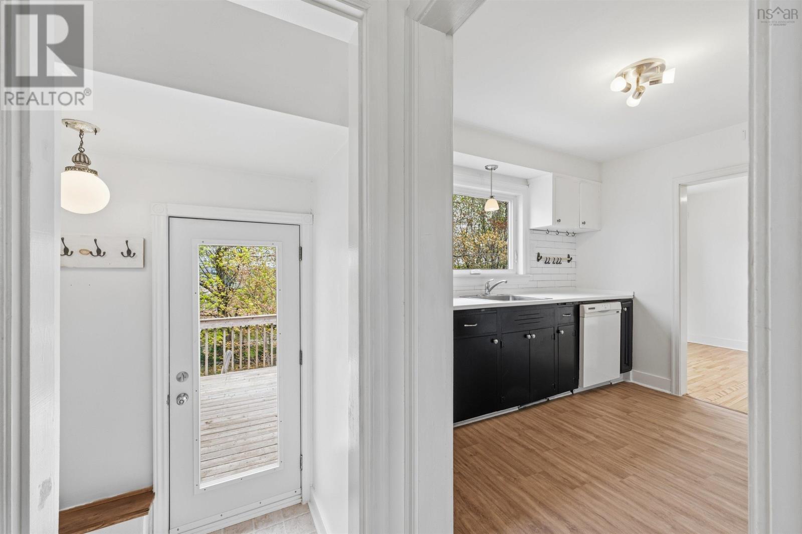 258 Joffre Street - 19