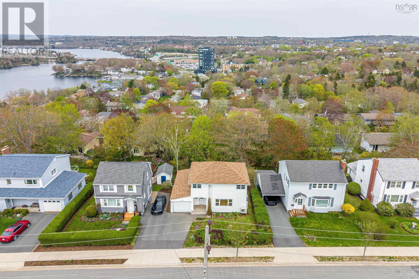 258 Joffre Street - 4