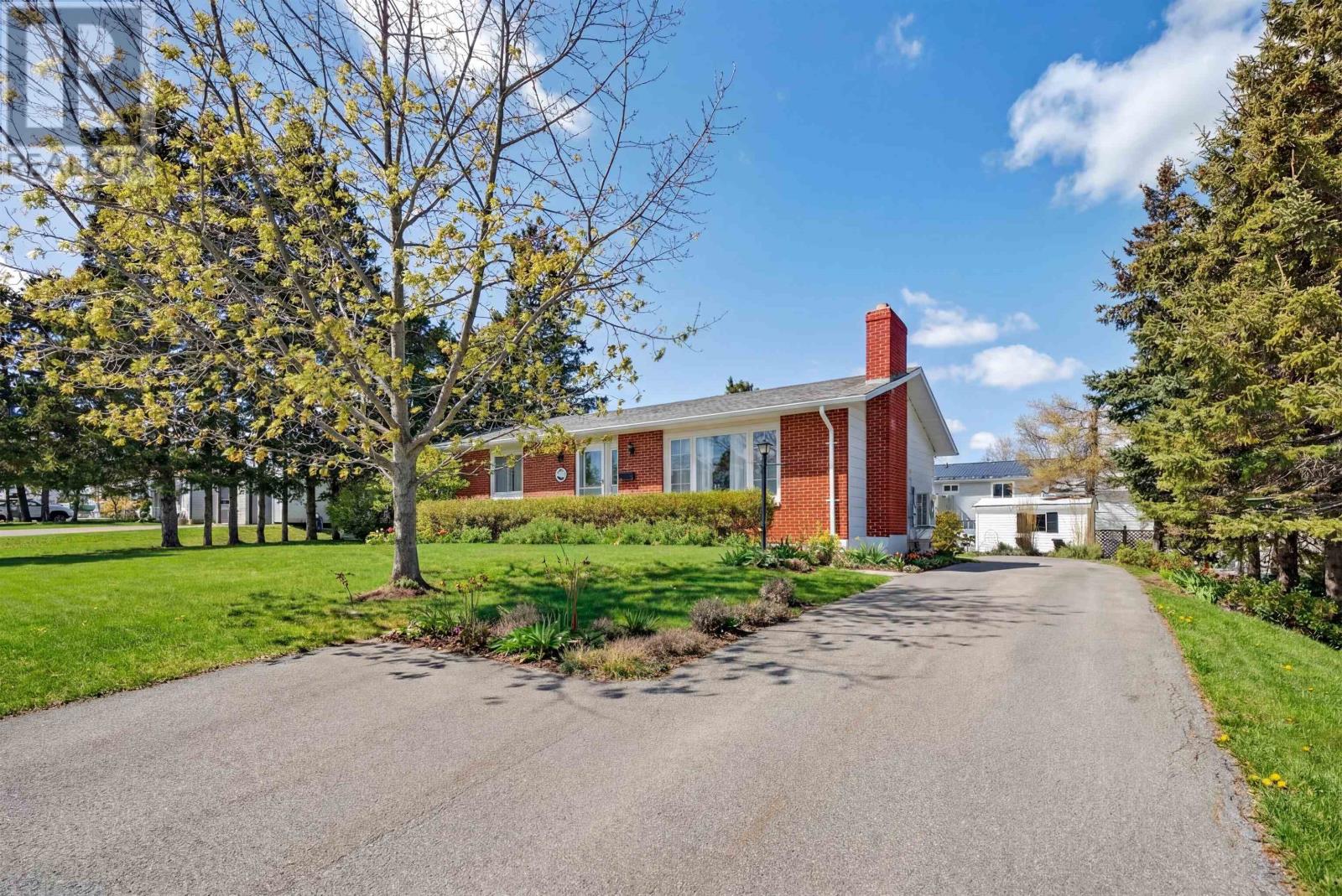 21 Cottonwood Drive - 1