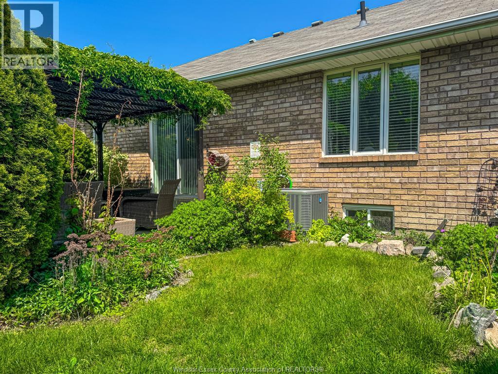 11445 ARVILLA, Windsor, Ontario, N8P1L5 — Photo 23