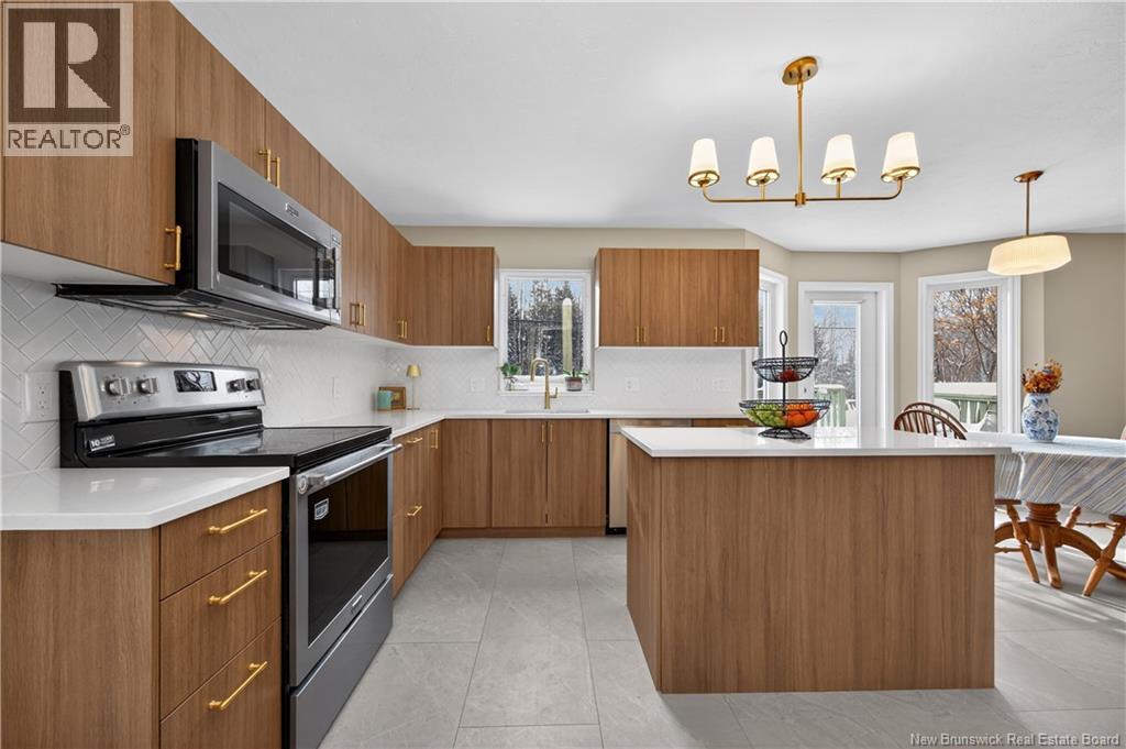 523 Alphée Street - 12