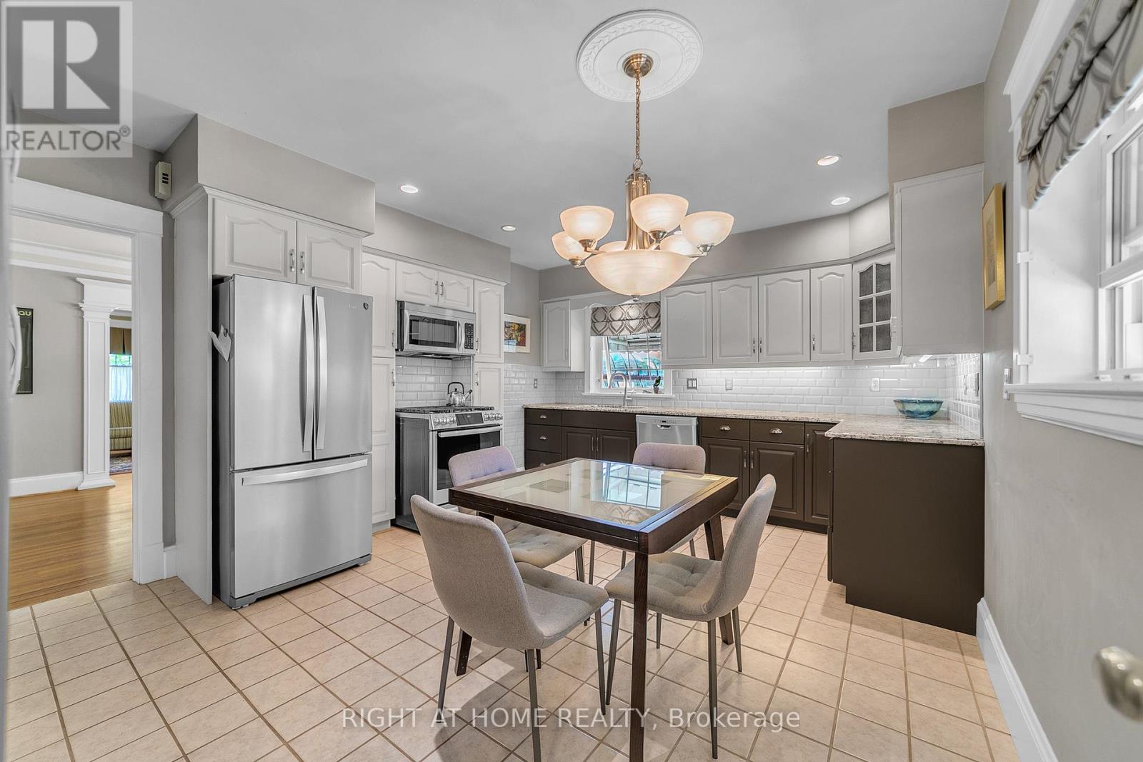 16 NELLES BOULEVARD - 20