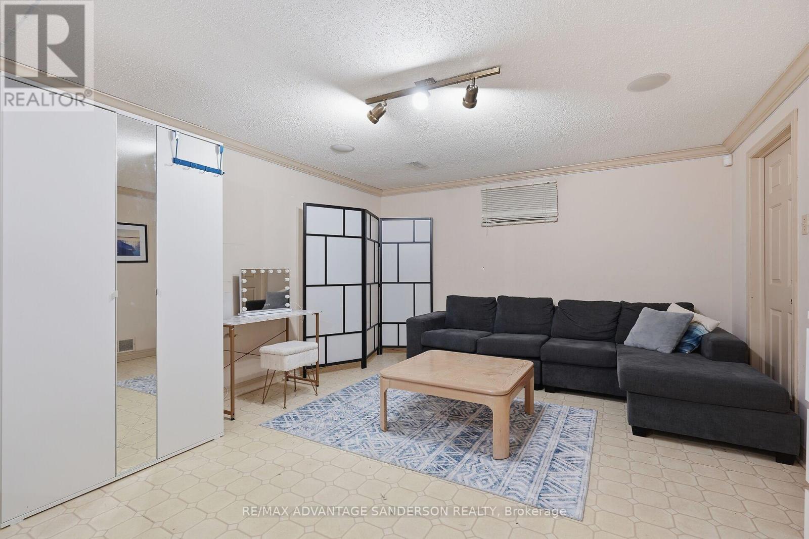 512 JEFFREYBROOK DRIVE - 48