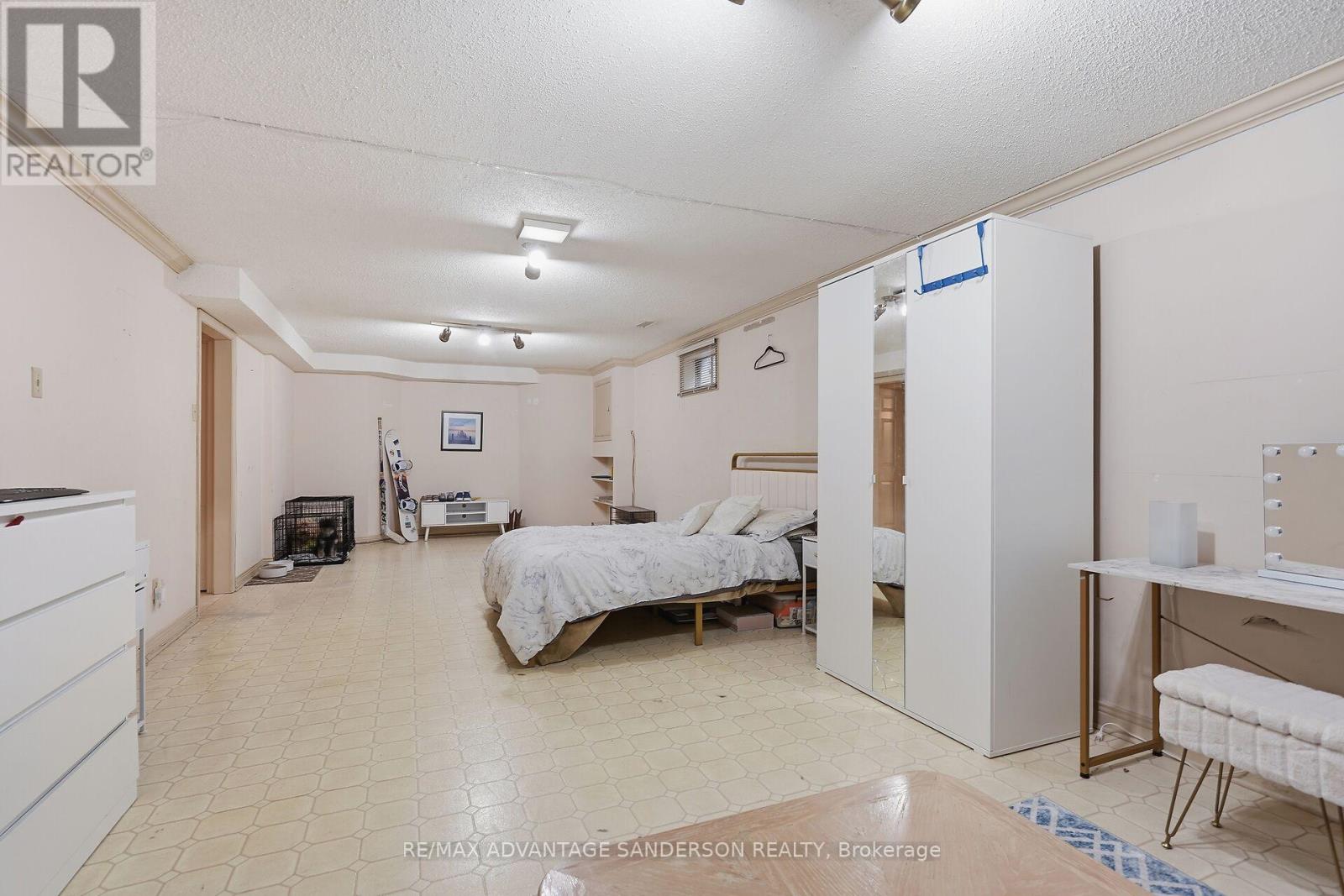 512 JEFFREYBROOK DRIVE - 49