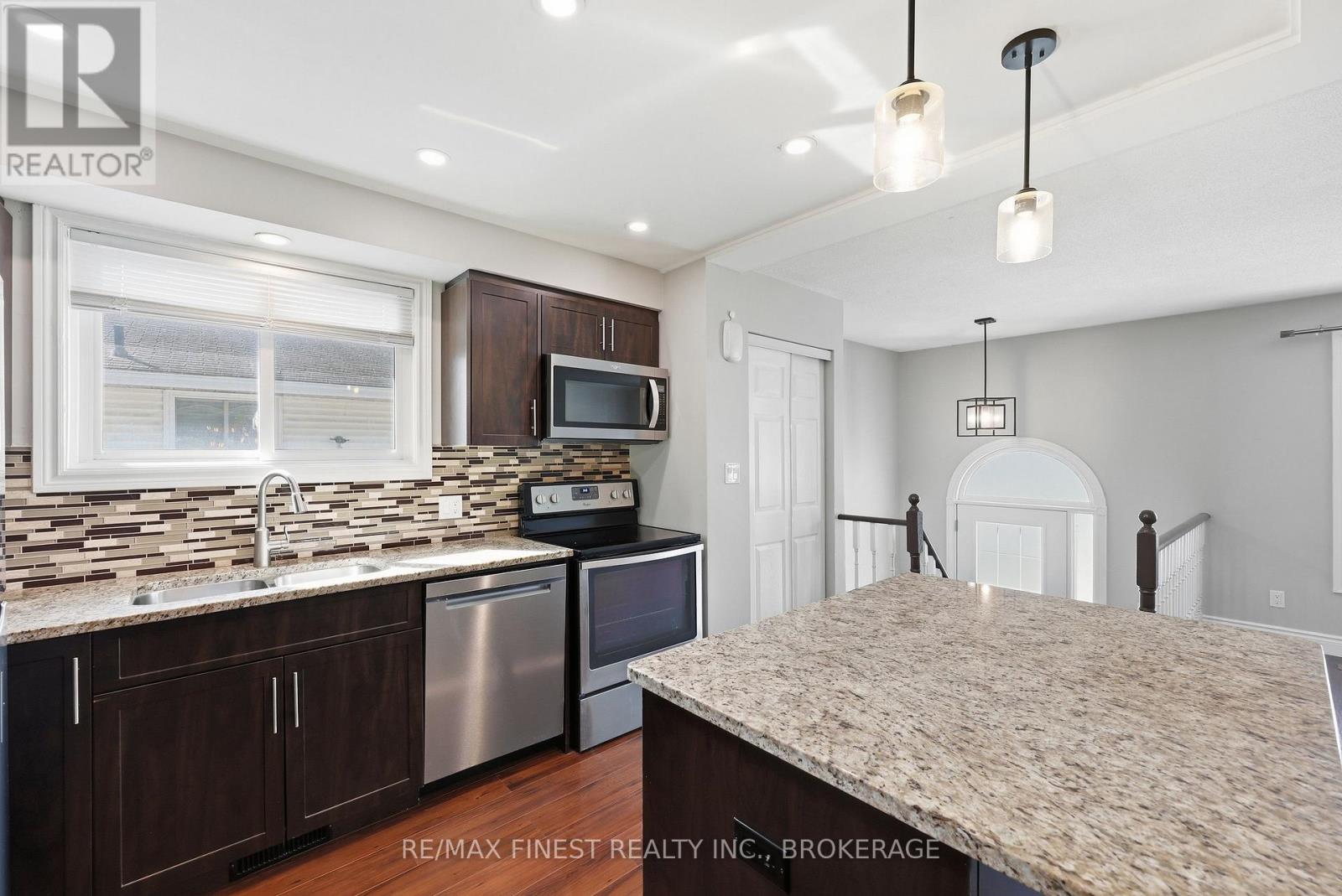 295 OWENS CRESCENT - 14