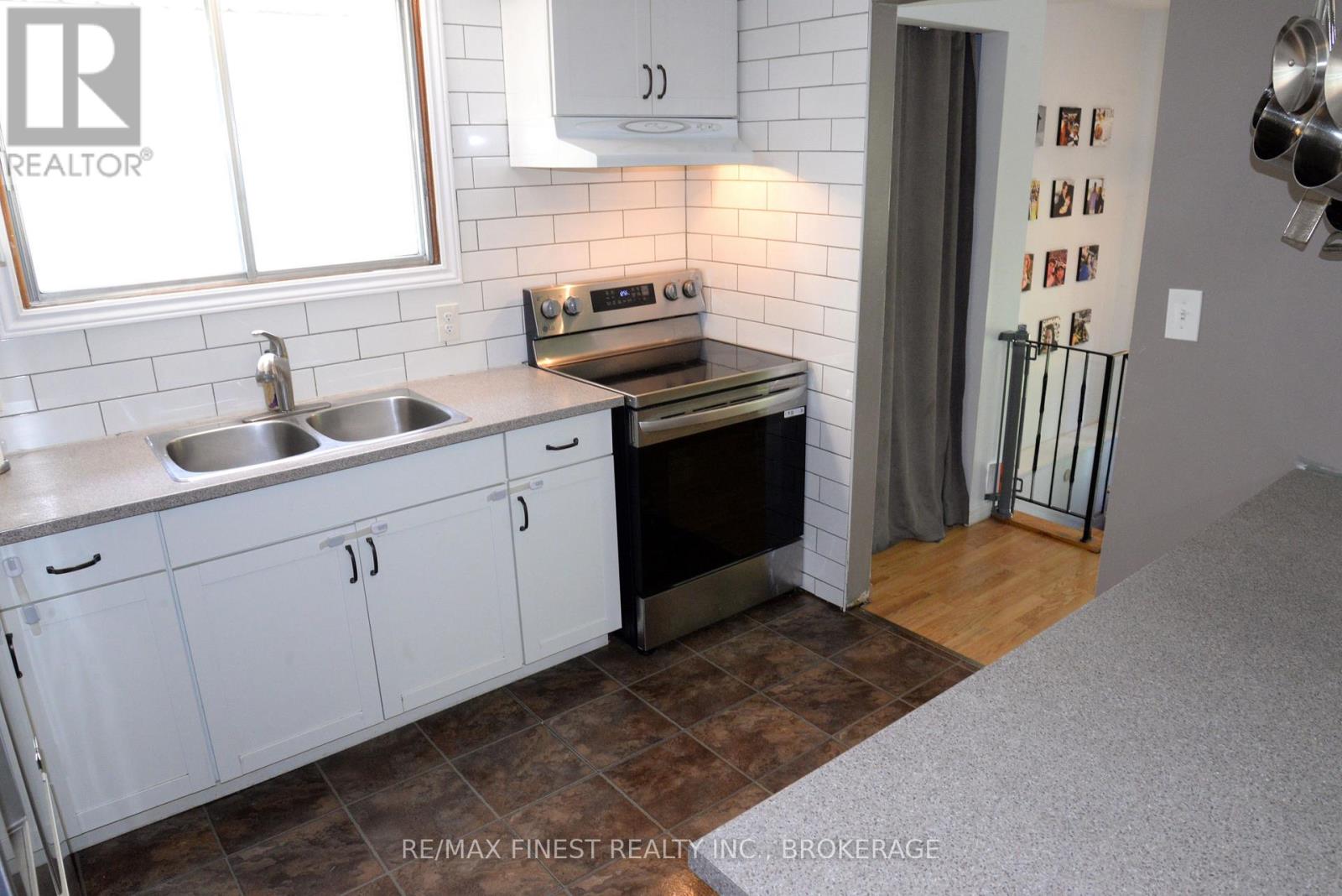 48 ABBEY DALE COURT - 12