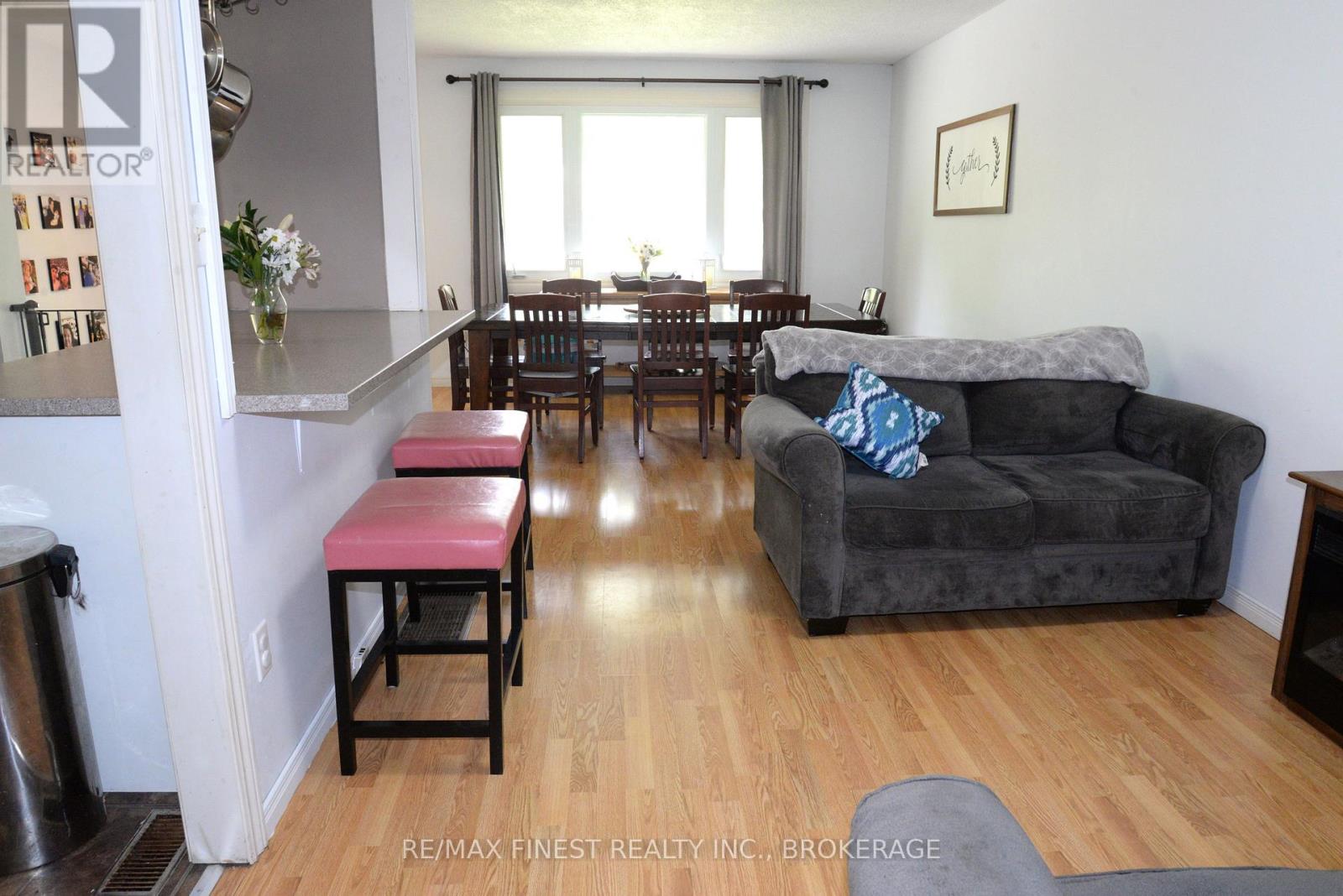 48 ABBEY DALE COURT - 7