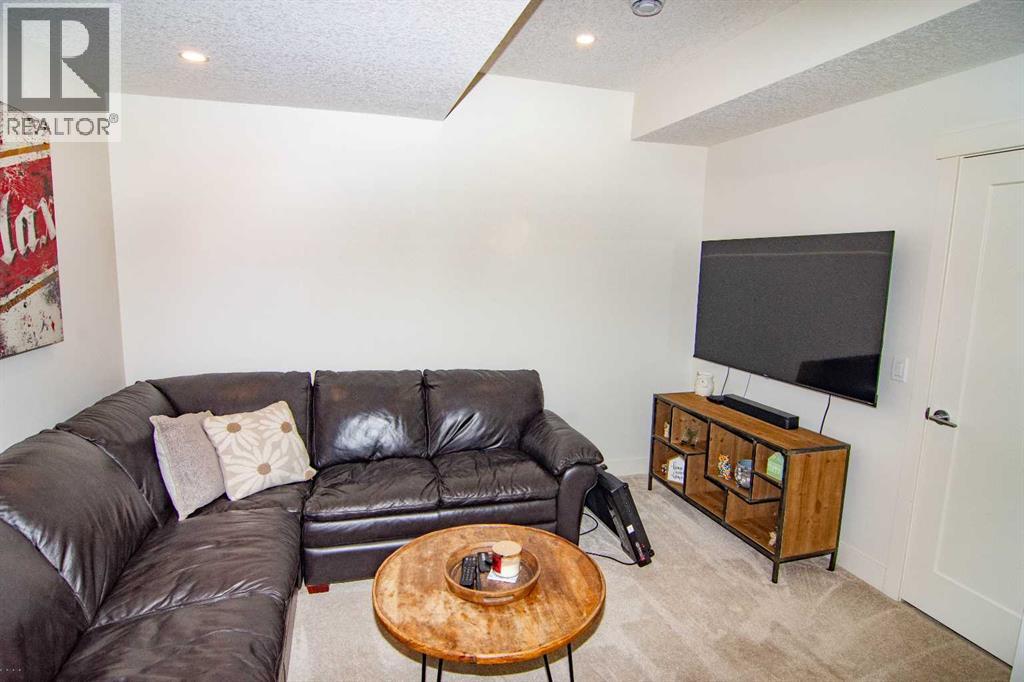 #2 1929 36 Street SW - 30