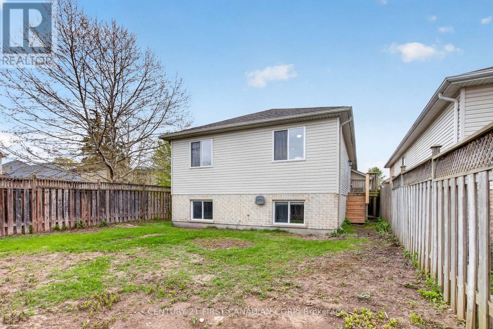 1379 ASPENRIDGE CRESCENT - 32