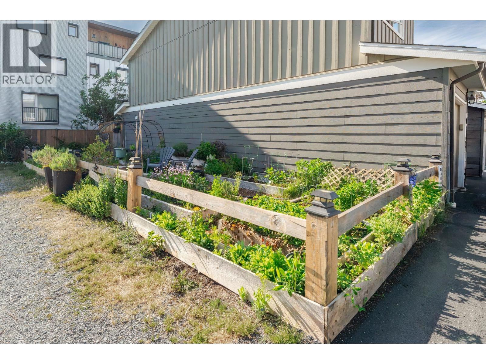 9 39752 GOVERNMENT ROAD, Squamish