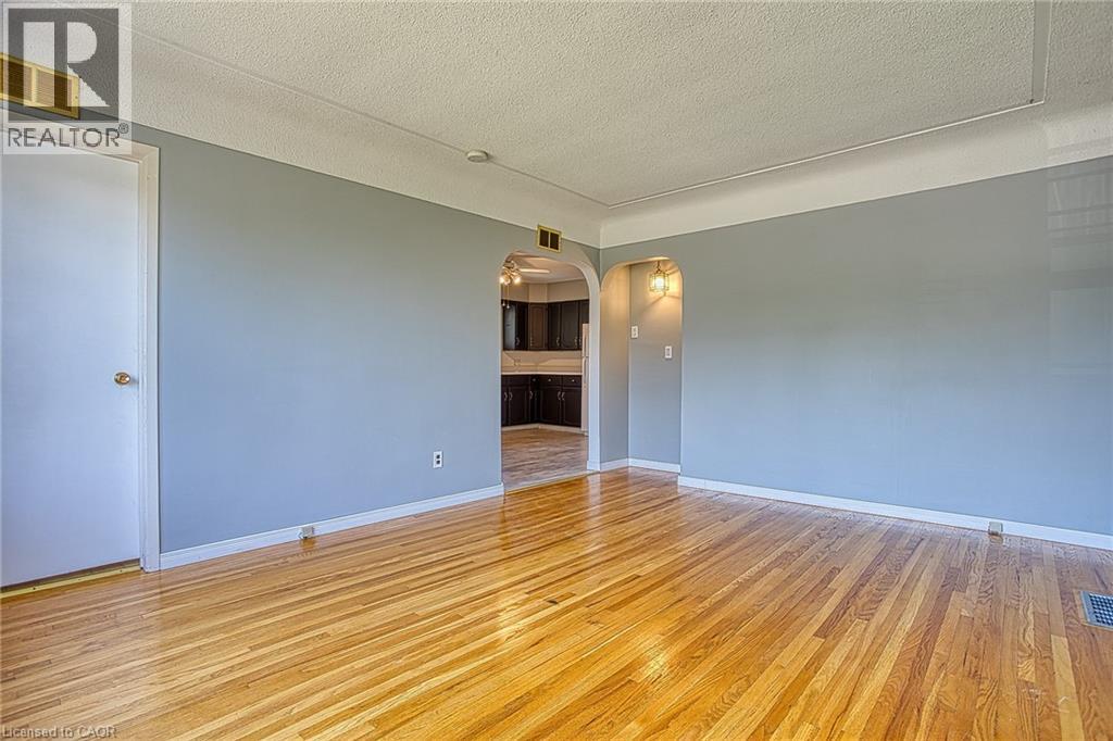 39 CHESTER Road, Stoney Creek, Ontario, L8E1X8 — Photo 24