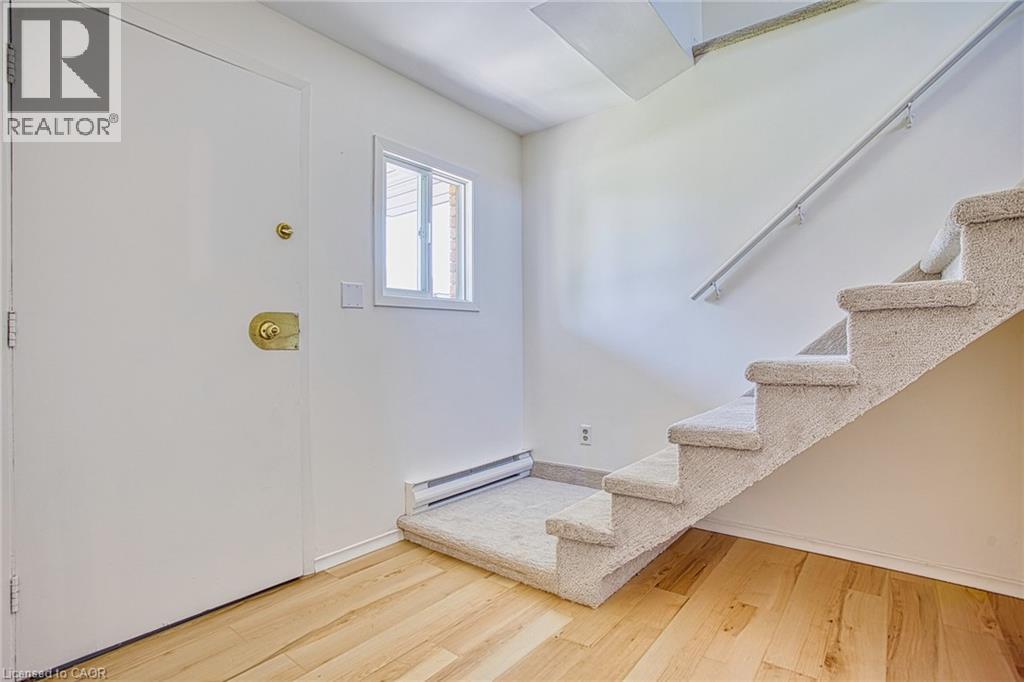 39 CHESTER Road, Stoney Creek, Ontario, L8E1X8 — Photo 32