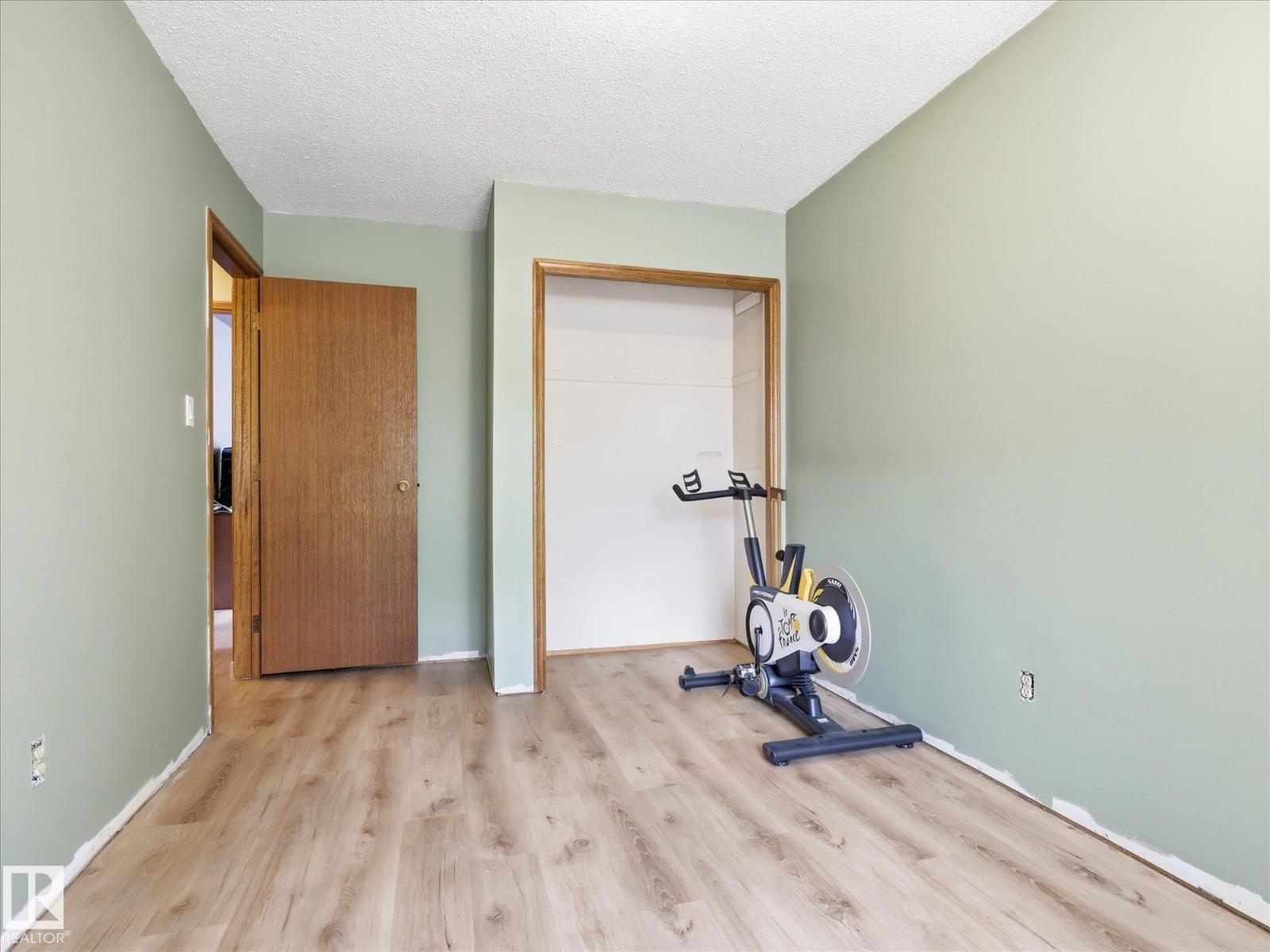 45 LORNE CR - 24