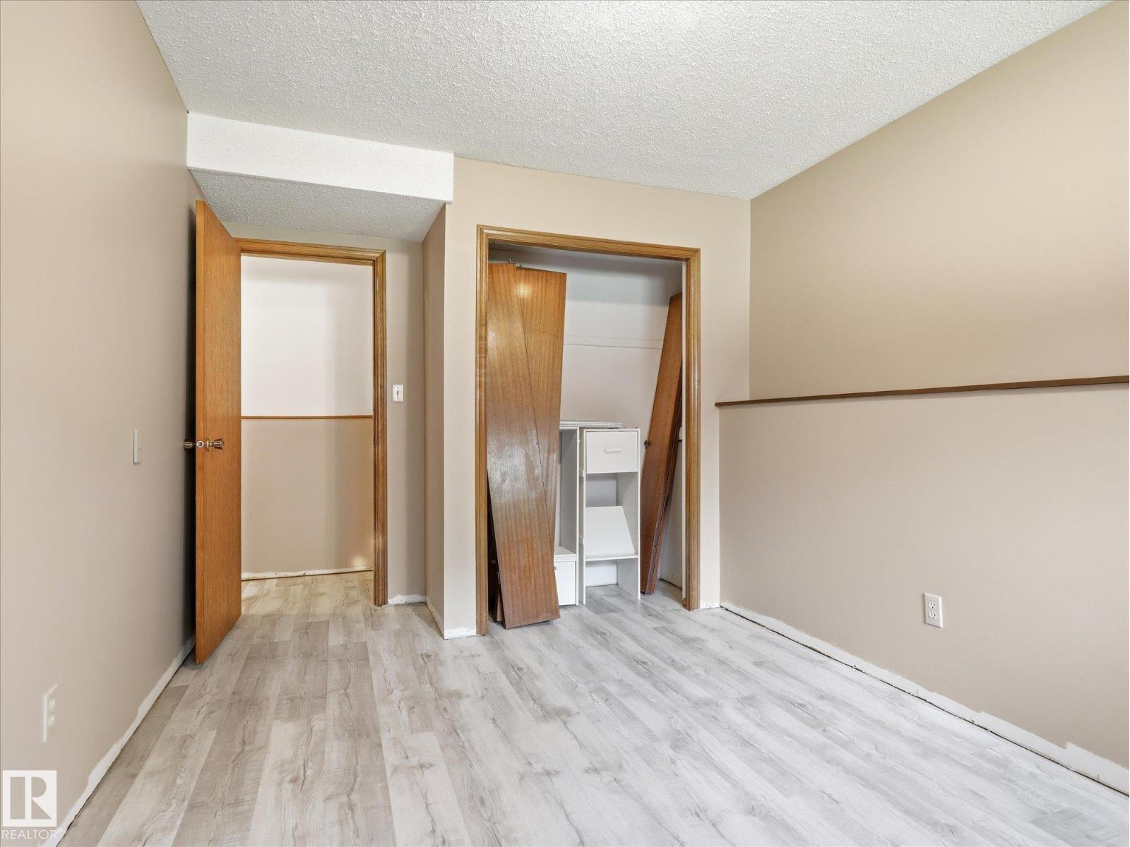 45 LORNE CR - 37