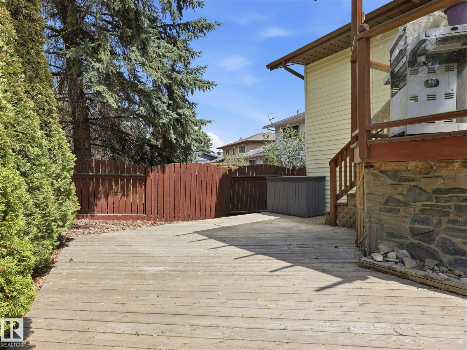 45 LORNE CR - 45
