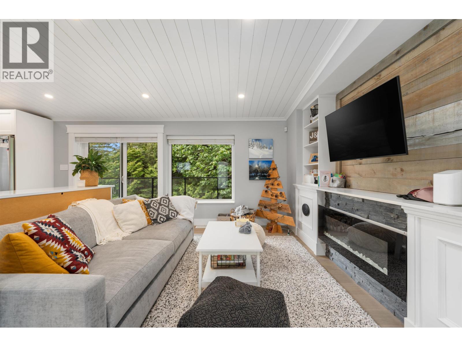 2361 FRIEDEL CRESCENT, Squamish