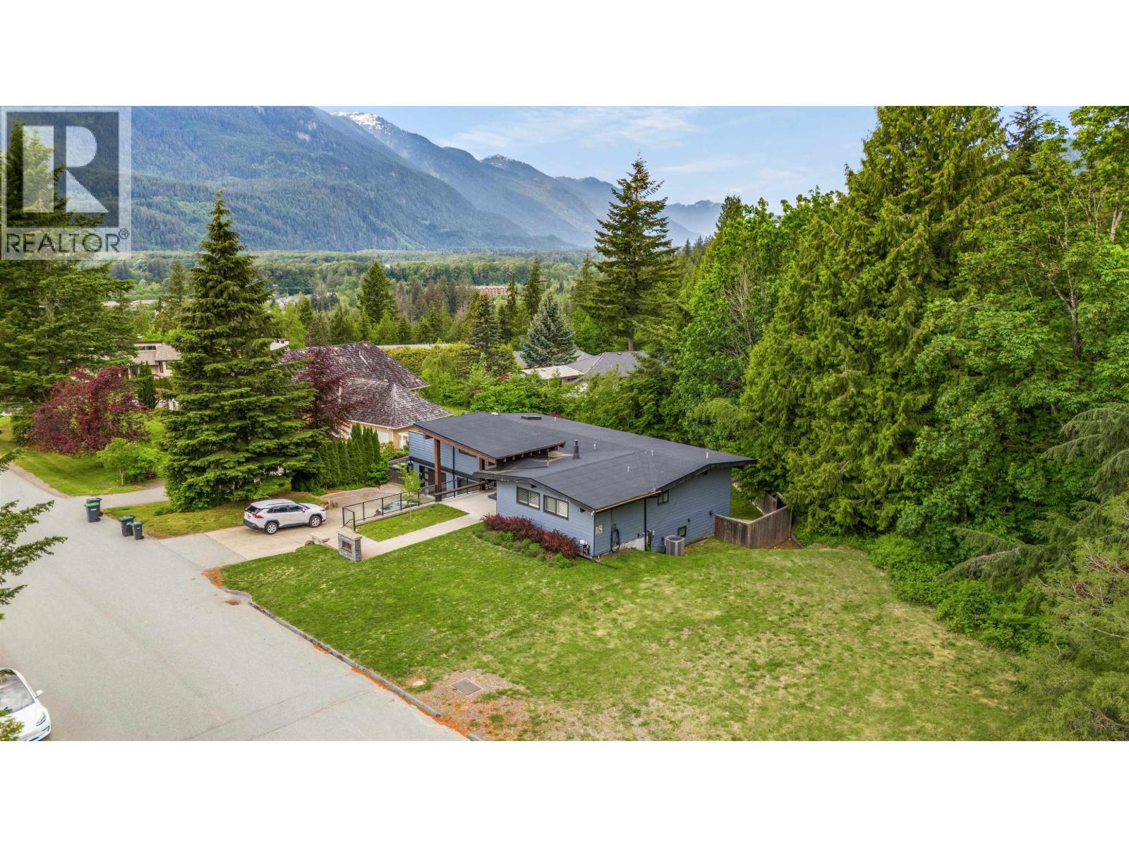 2361 FRIEDEL CRESCENT, Squamish
