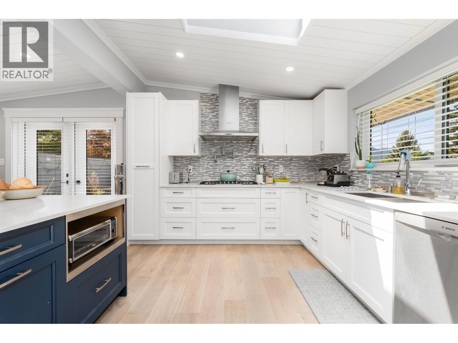 2361 FRIEDEL CRESCENT, Squamish