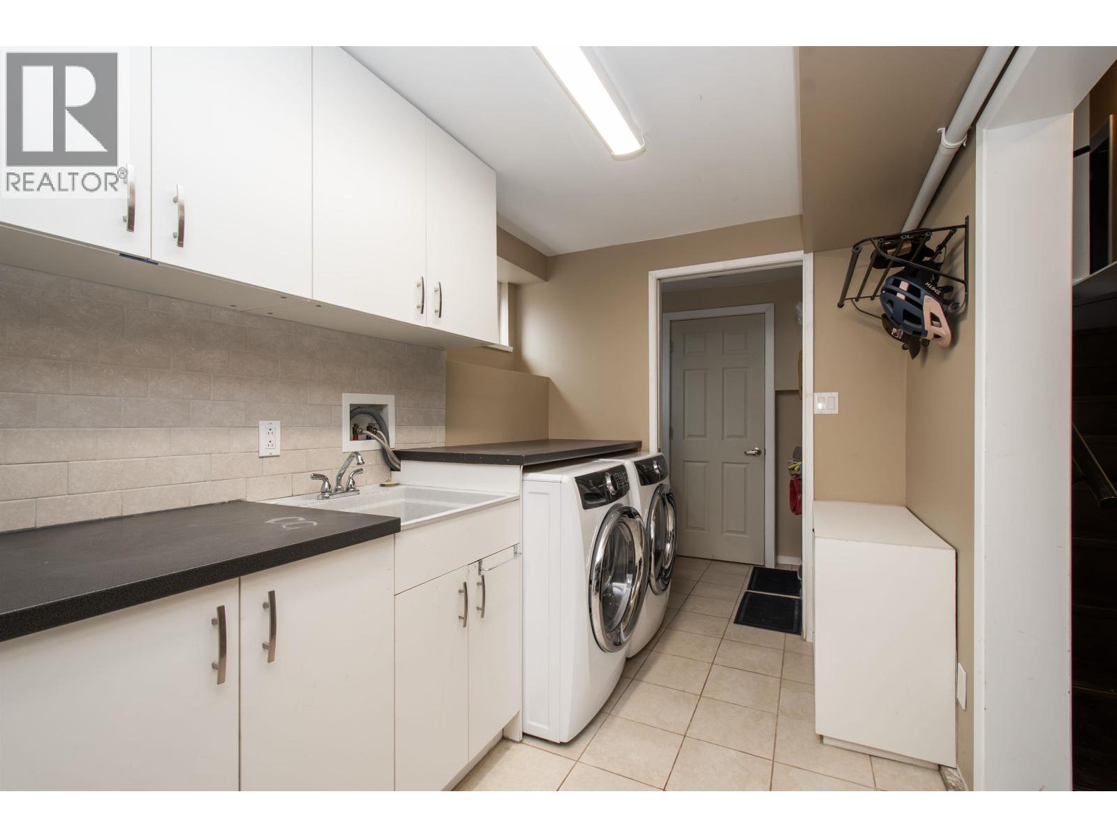 2175 GREYLYNN CRESCENT, North Vancouver