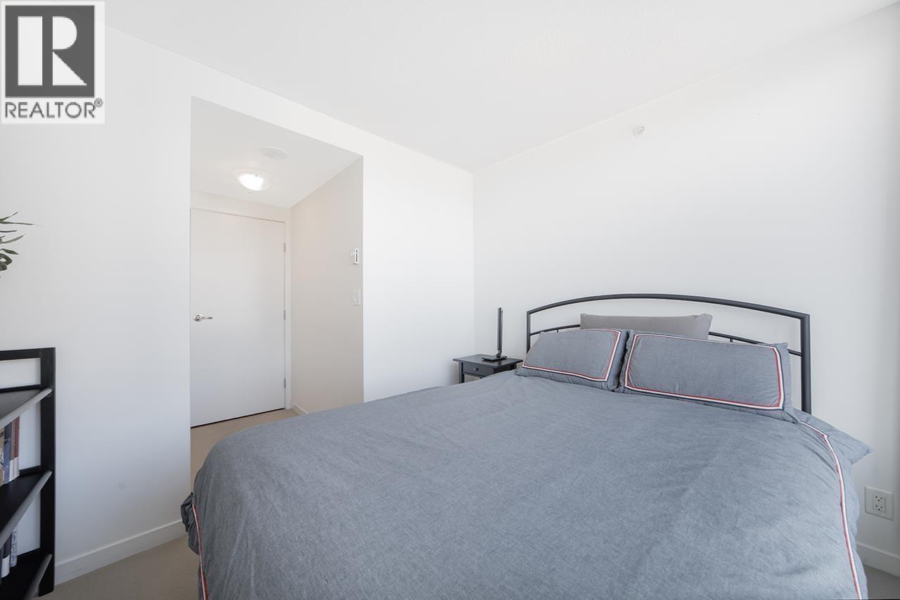 33 SMITHE STREET, Vancouver