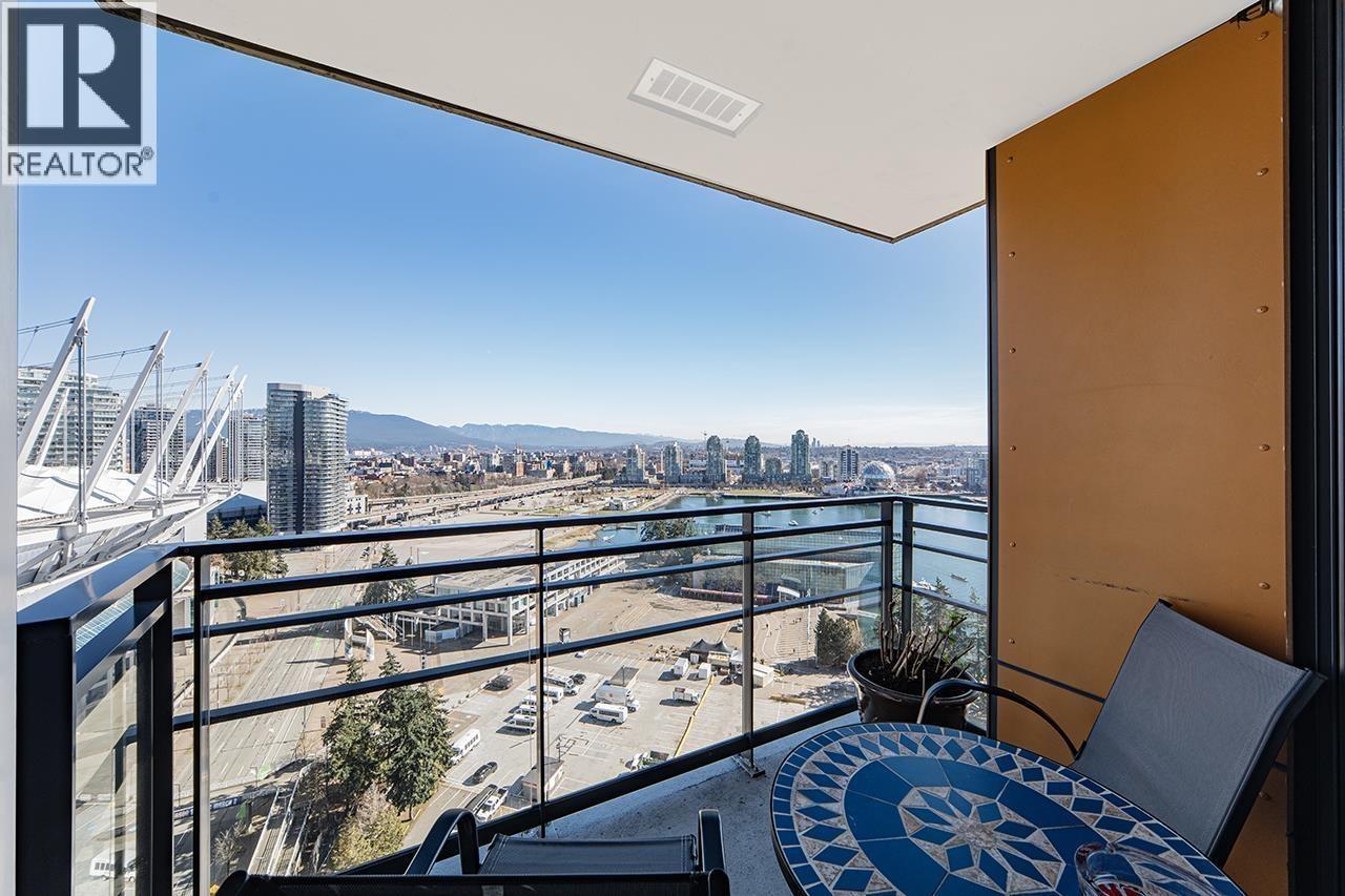 33 SMITHE STREET, Vancouver
