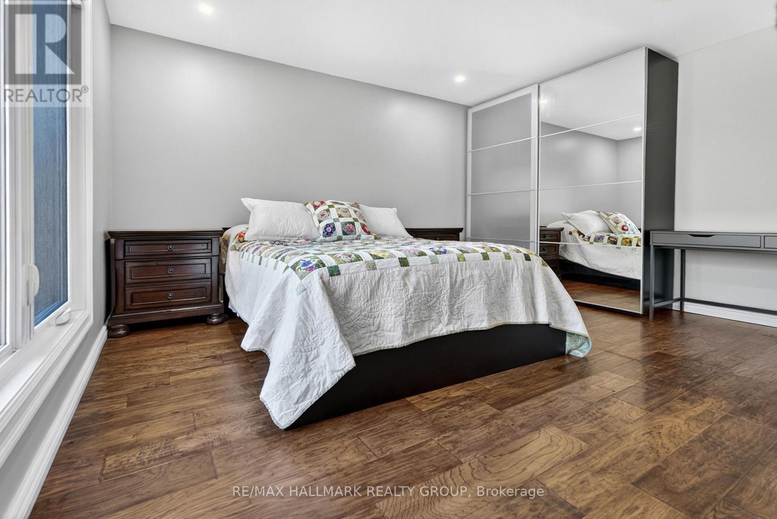 1354 GAULTOIS AVENUE - 13