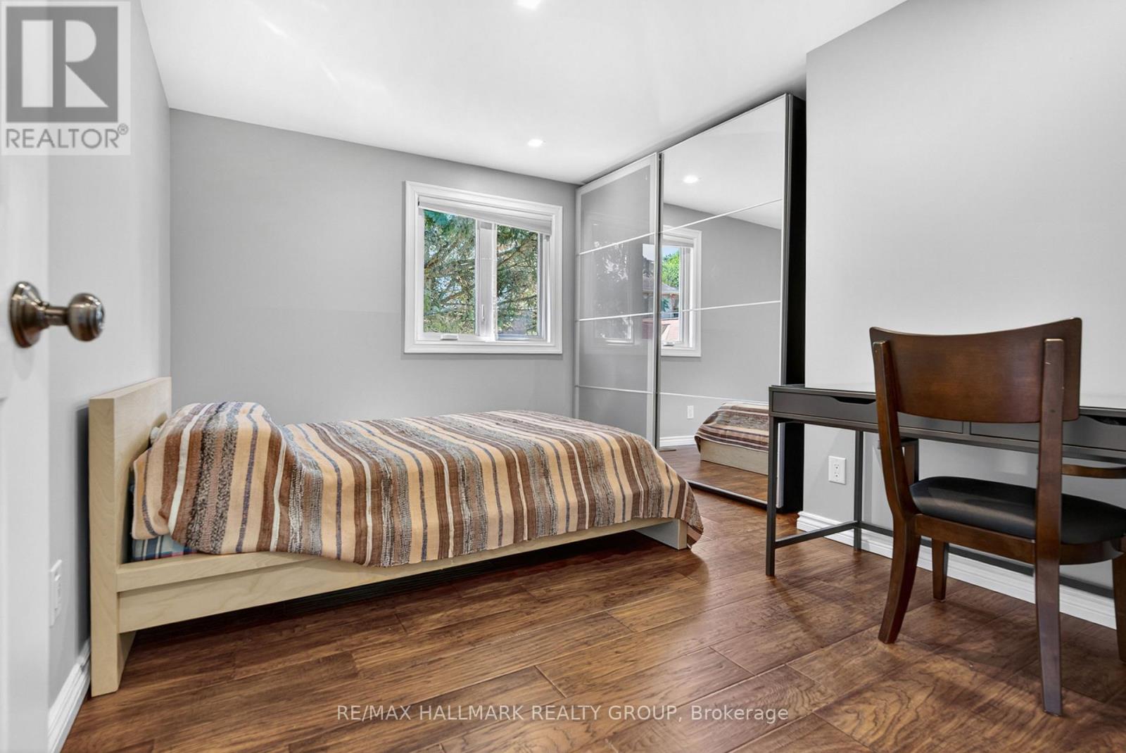 1354 GAULTOIS AVENUE - 14