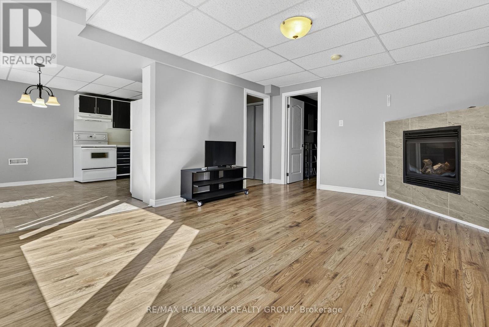 1354 GAULTOIS AVENUE - 18