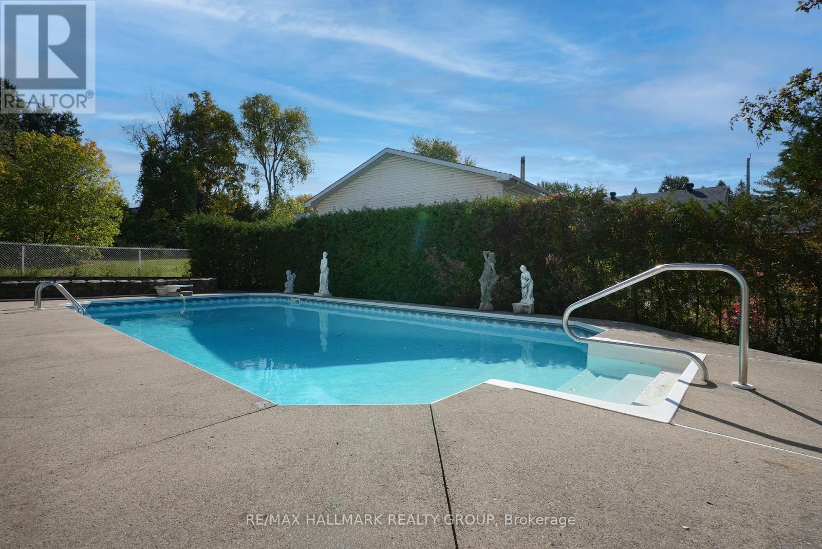 1354 GAULTOIS AVENUE - 22
