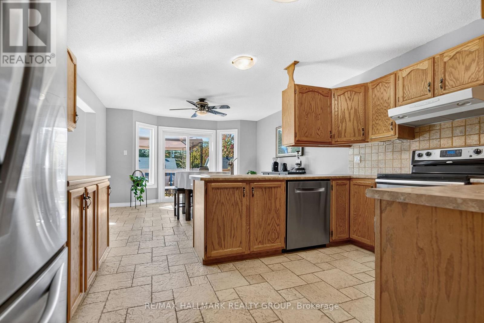 1354 GAULTOIS AVENUE - 6