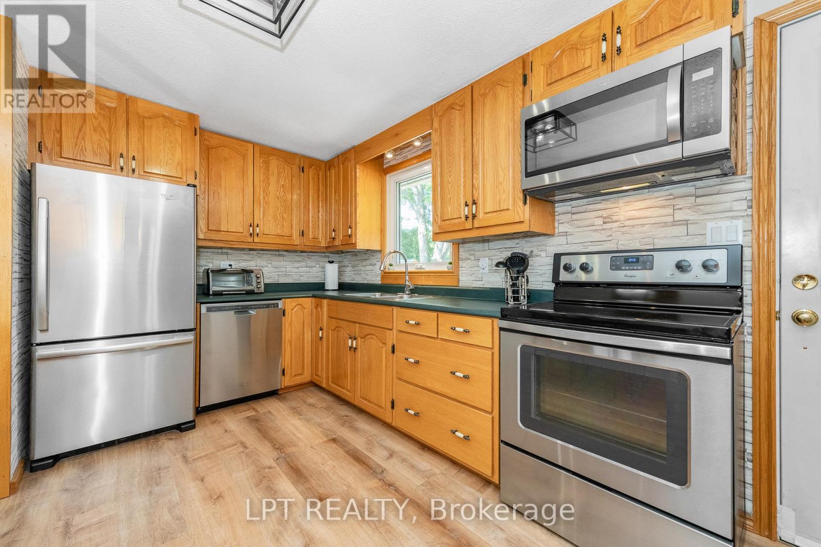 9 DALLAIRE CRESCENT - 8