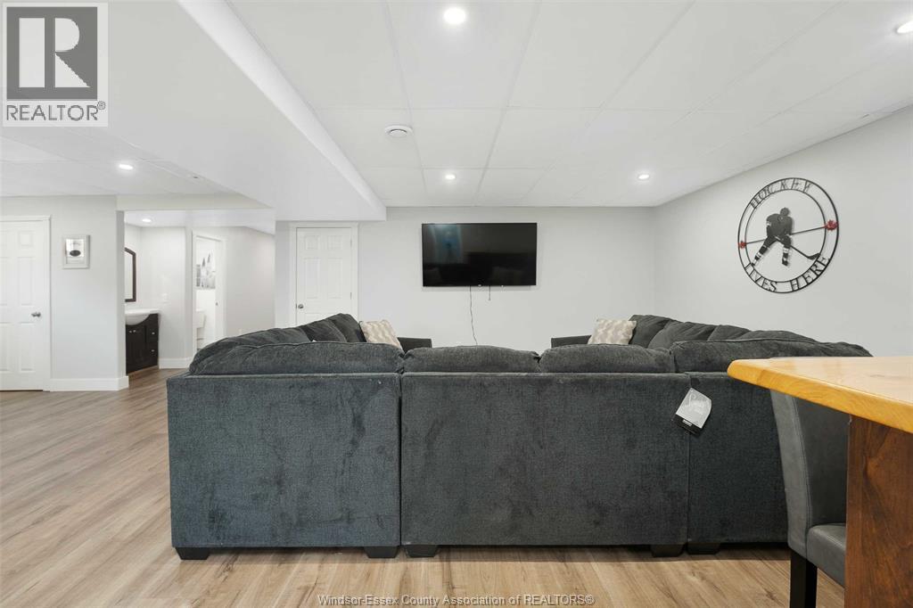 21107 MCLEAN ROAD - 27