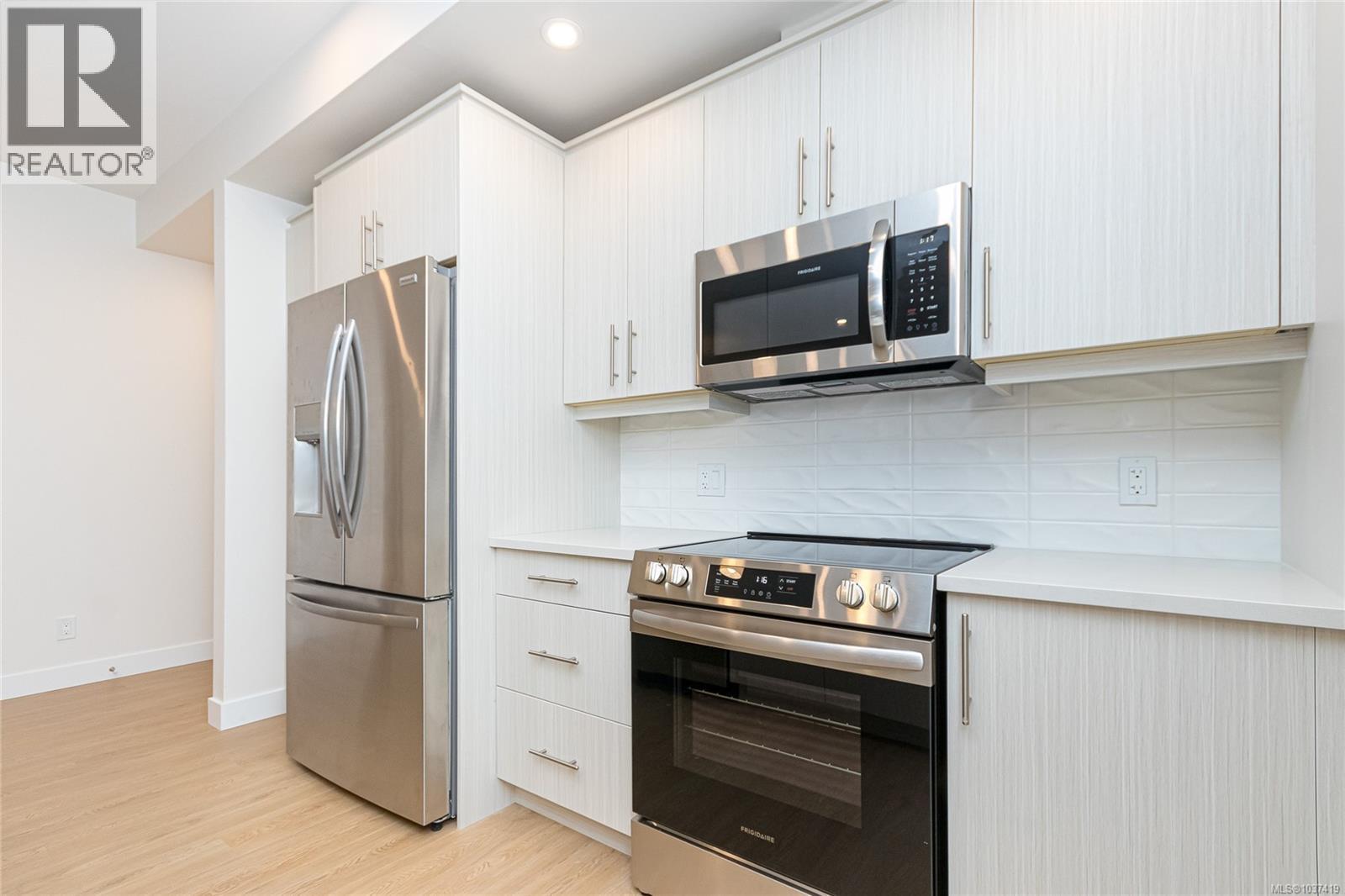 403 918 Jenkins Ave, Langford