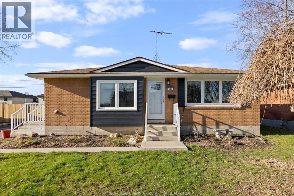 220 VICTORY, LaSalle, Ontario, N9J1V6 — Photo 3