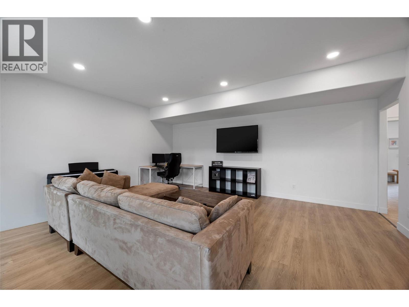 #109 2575 Elston Drive - 23