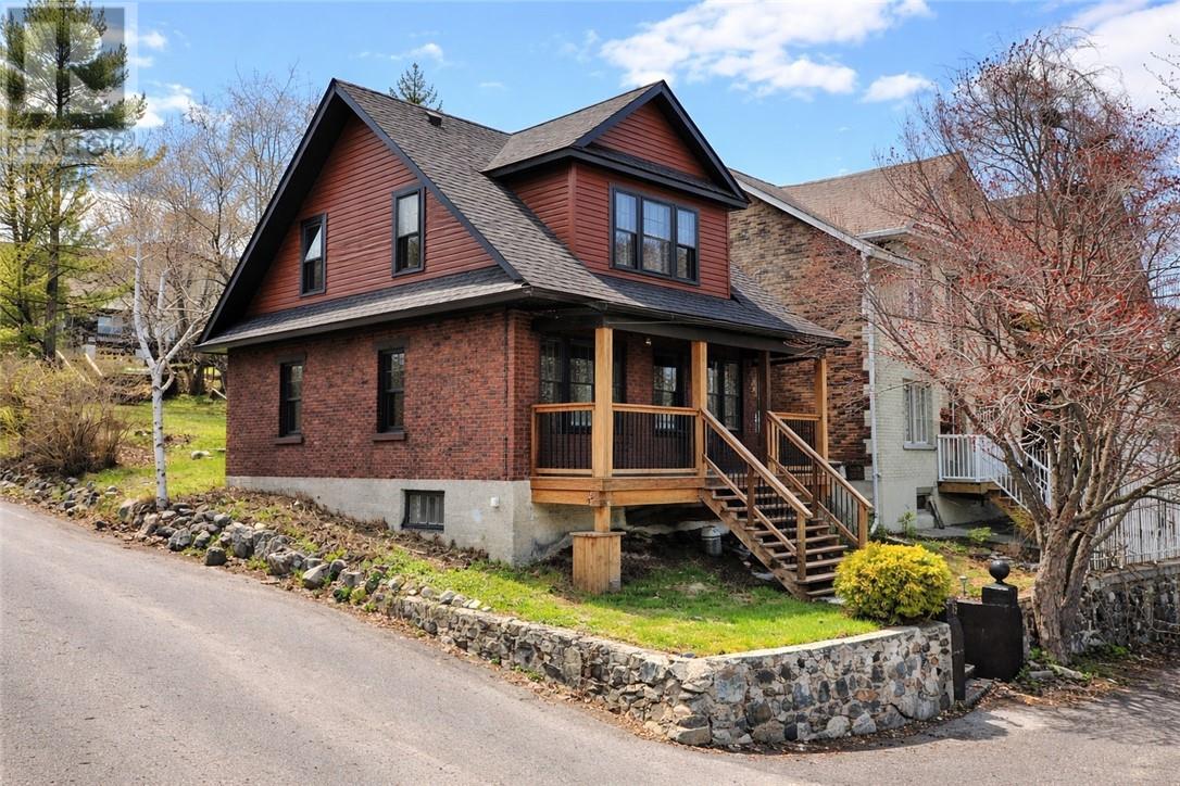 49 Worthington Crescent - 2