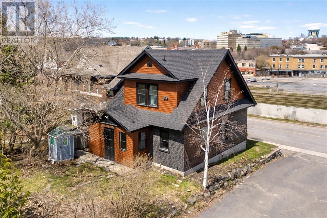 49 Worthington Crescent - 32