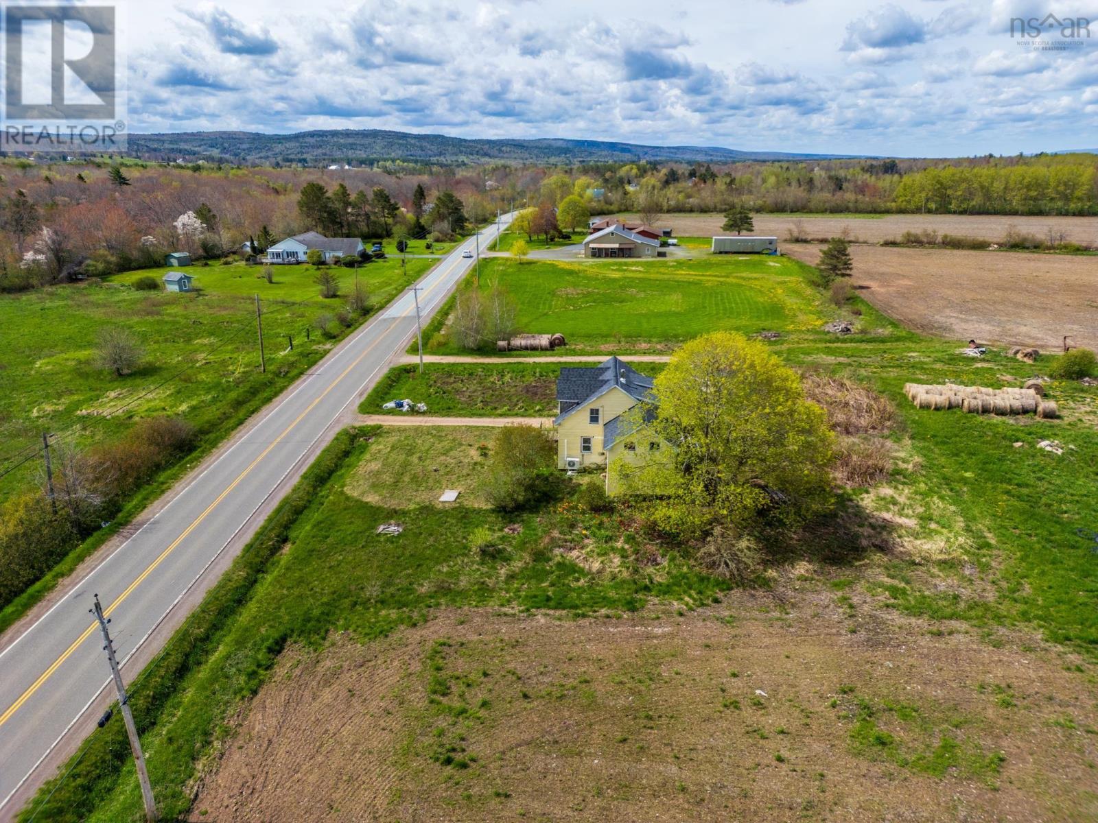 Property 30 of 47 of 10811 Highway 1
