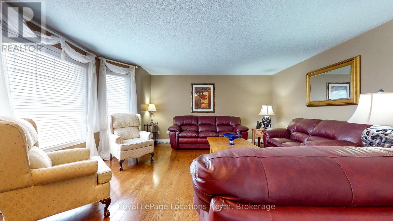 4 HILLIER COURT - 17
