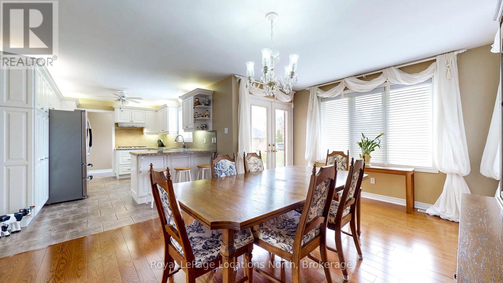 4 HILLIER COURT - 11